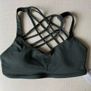 Lululemon Free to Be Sports Bra, dark green - size 4 (NWT)